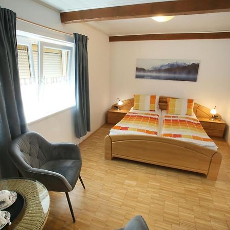 Winzerzimmer - Weingut Tinhof Eisenstadt Eksteriør bilde