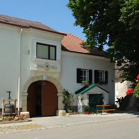 Winzerzimmer - Weingut Tinhof Eisenstadt Eksteriør bilde
