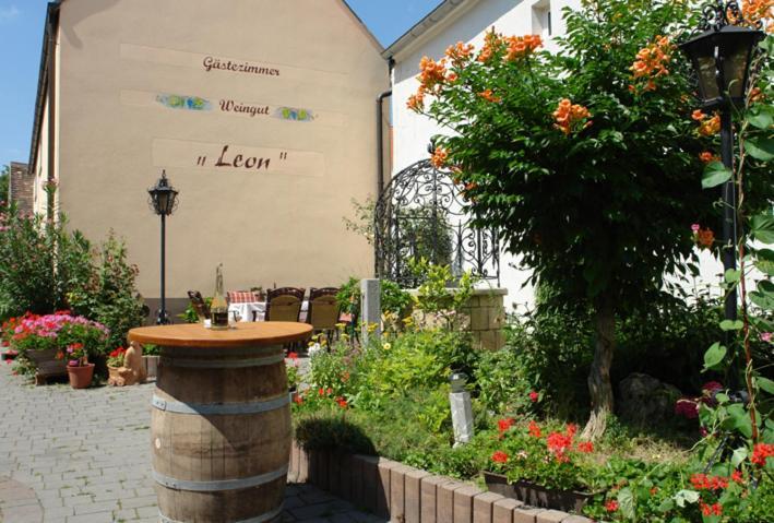 Winzerzimmer - Weingut Tinhof Eisenstadt Eksteriør bilde